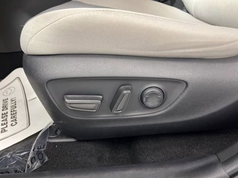 Used 2022 Toyota RAV4 XLE image 34