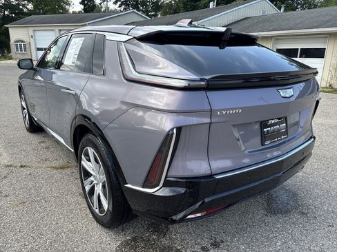 Used 2024 Cadillac Lyriq Tech AWD/4WD image 10