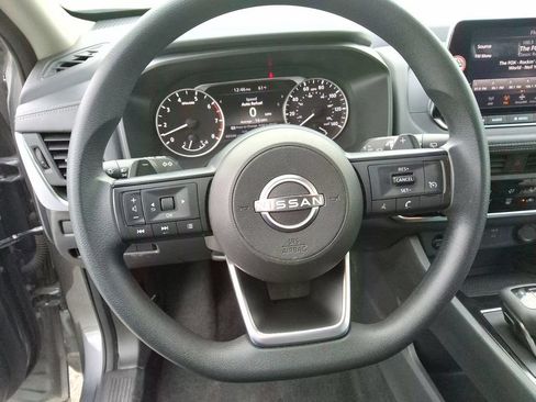 Used 2024 Nissan Rogue S AWD/4WD image 13