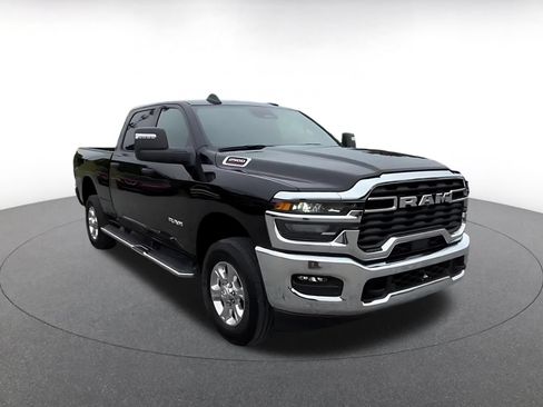 Used 2025 RAM 2500 Big Horn AWD/4WD image 3