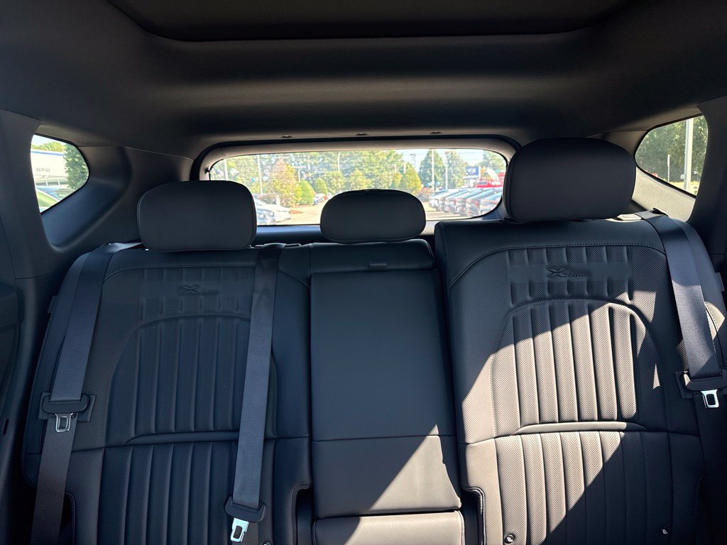 Used 2027 Kia Seltos X-Line S w/ X-Line S Premium Package AWD/4WD image 14