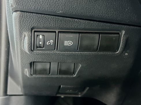 Used 2023 Toyota Corolla Cross LE image 17