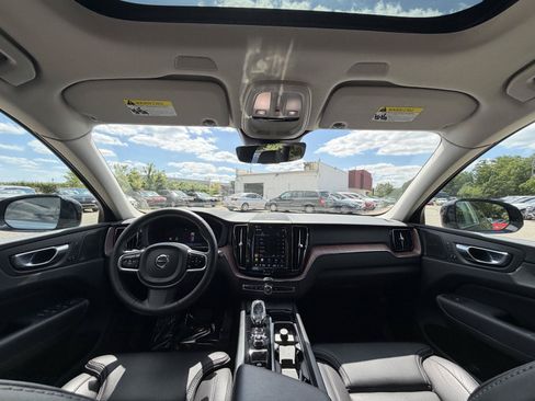 Used 2023 Volvo XC60 B6 Ultimate w/ Climate Package AWD/4WD image 28