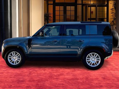 Used 2025 Land Rover Defender 110 S image 14