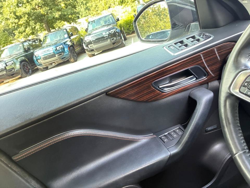 Used 2019 Jaguar F-PACE Prestige AWD/4WD image 32