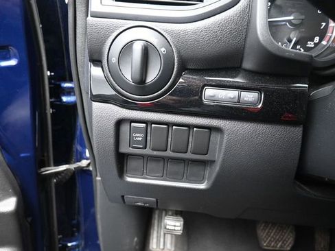 Used 2022 Nissan Titan SV image 19