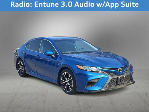Used 2019 Toyota Camry SE image 3
