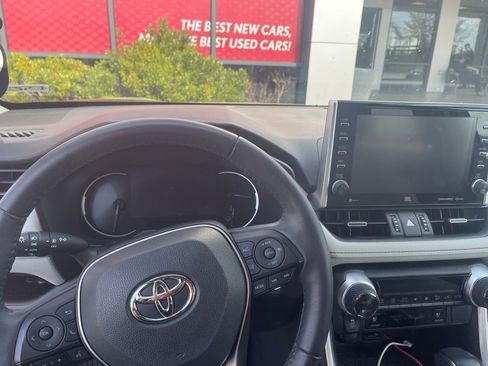 Used 2022 Toyota RAV4 Limited w/ Limited Grade Weather Package image 5