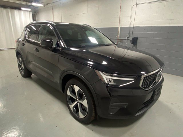 Certified 2024 Volvo XC40 B5 Core AWD/4WD image 4