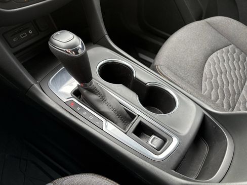 Used 2021 Chevrolet Equinox LT image 20