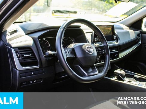 Used 2025 Nissan Rogue SV FWD image 21