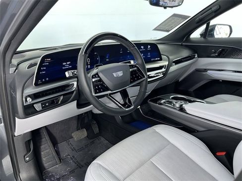 Used 2023 Cadillac Lyriq 2WD image 10