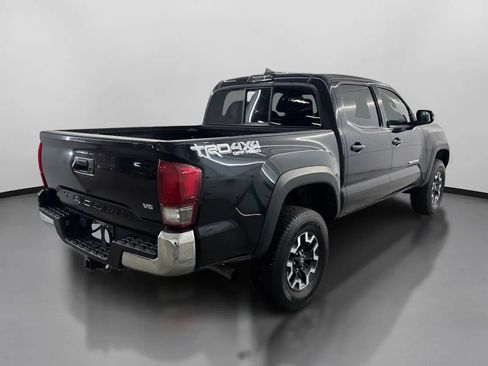 Used 2016 Toyota Tacoma TRD Off-Road w/ Towing Package AWD/4WD image 10