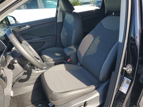 New 2025 Volkswagen Taos SE image 14