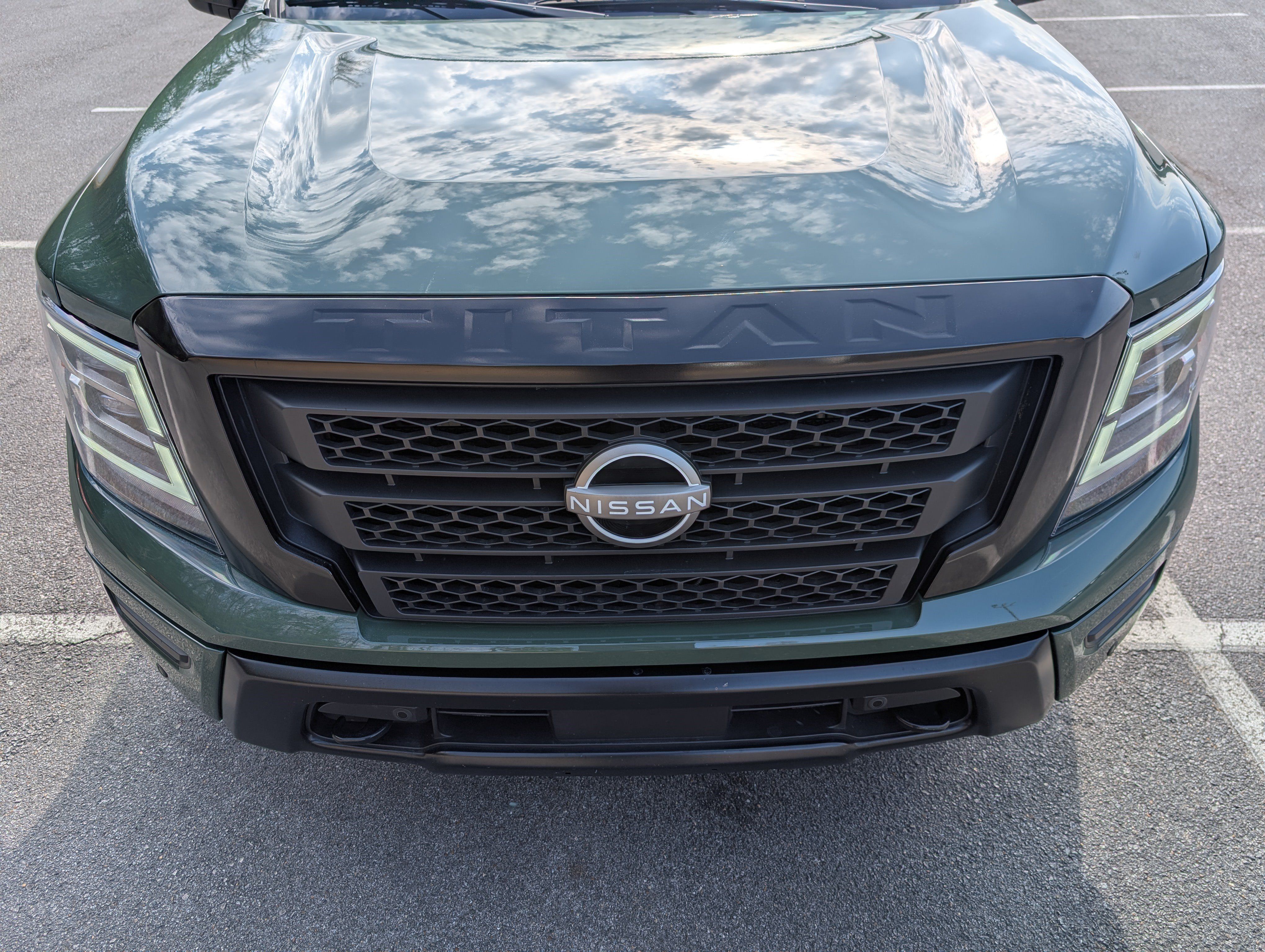 Used 2024 Nissan Titan SV w/ SV Bronze Edition Package AWD/4WD image 12
