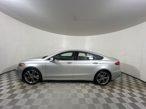 Used 2019 Ford Fusion Titanium AWD/4WD image 4