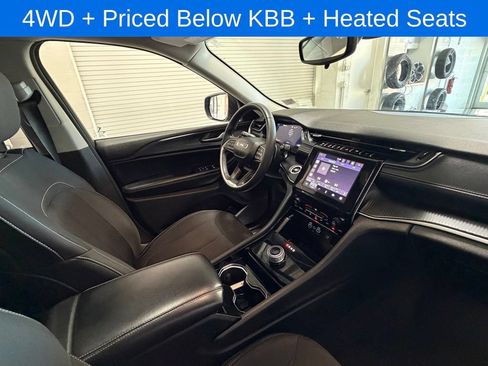Used 2023 Jeep Grand Cherokee Laredo AWD/4WD image 26