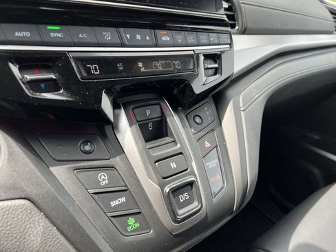 Used 2025 Honda Odyssey Sport-L image 11