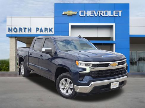Used 2023 Chevrolet Silverado 1500 LT image 1