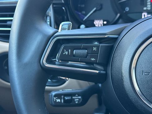 Certified 2025 Porsche Macan image 26