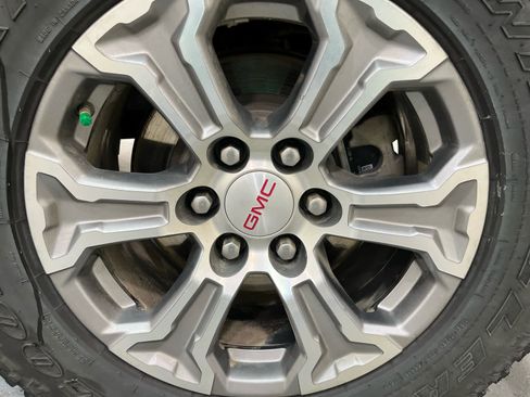 Certified 2024 GMC Sierra 1500 SLT w/ SLT Convenience Package image 10