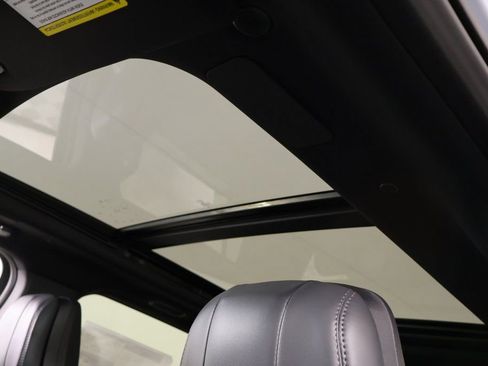 New 2025 Lincoln Navigator Reserve w/ Jet Appearance Package AWD/4WD image 16