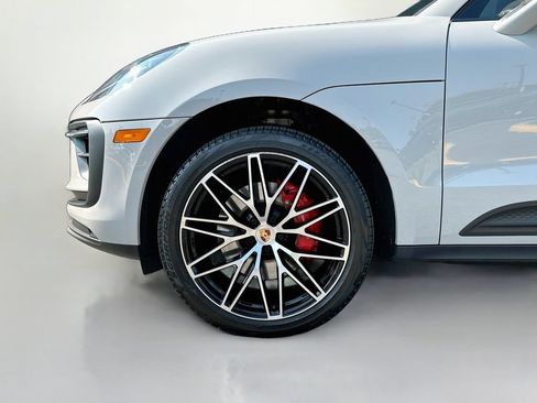 Certified 2024 Porsche Macan S AWD/4WD image 33