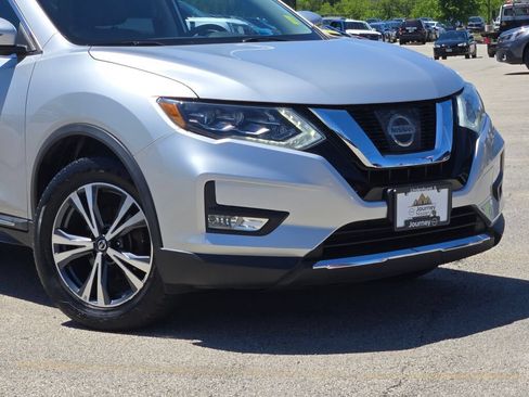 Used 2017 Nissan Rogue SL w/ SL Premium Package AWD/4WD image 2