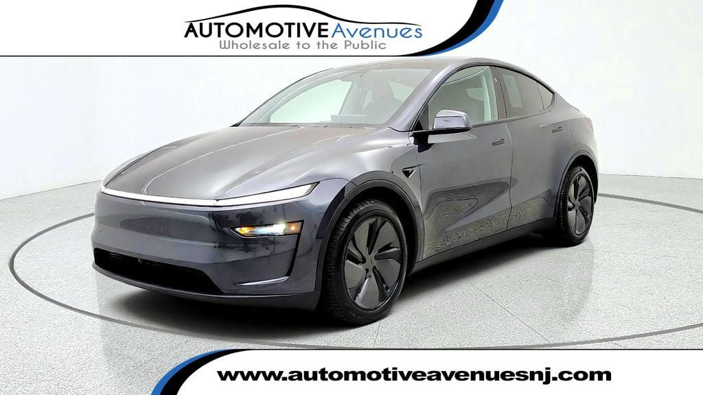 Used 2026 Tesla Model Y AWD image 1
