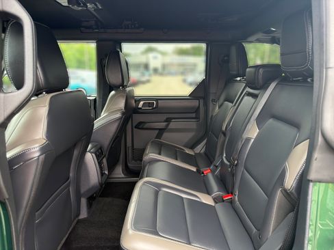 Used 2025 Ford Bronco Outer Banks AWD/4WD image 12