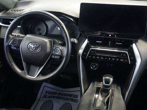 Used 2023 Toyota Venza XLE image 31