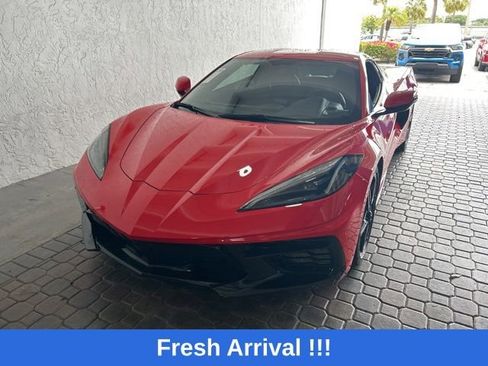 Used 2022 Chevrolet Corvette Stingray Coupe w/ 1LT RWD image 3