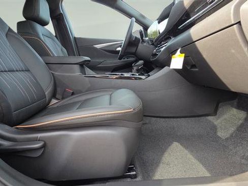 New 2026 Buick Envista Avenir image 17