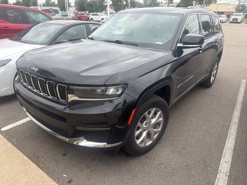 Used 2021 Jeep Grand Cherokee L Limited AWD/4WD image 2
