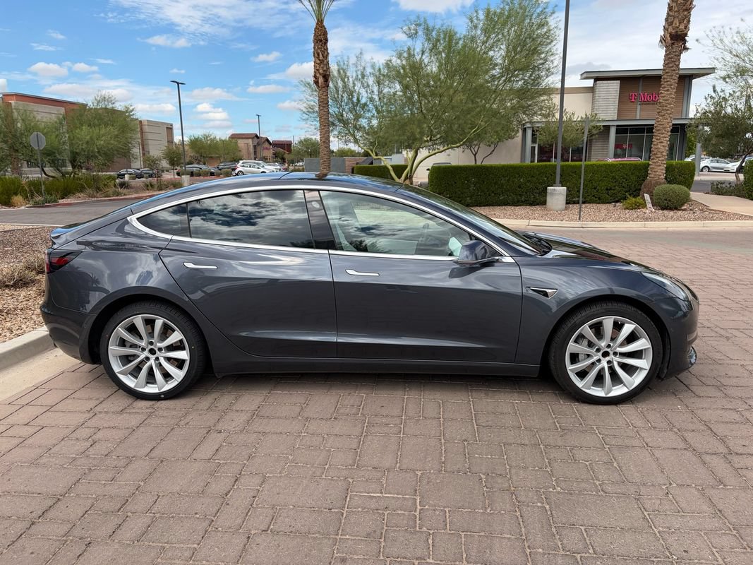 Used 2019 Tesla Model 3 Standard Range Plus RWD image 2