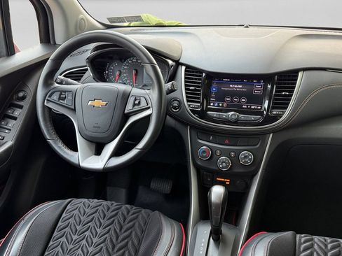 Used 2022 Chevrolet Trax LT w/ Driver Confidence Package AWD/4WD image 23