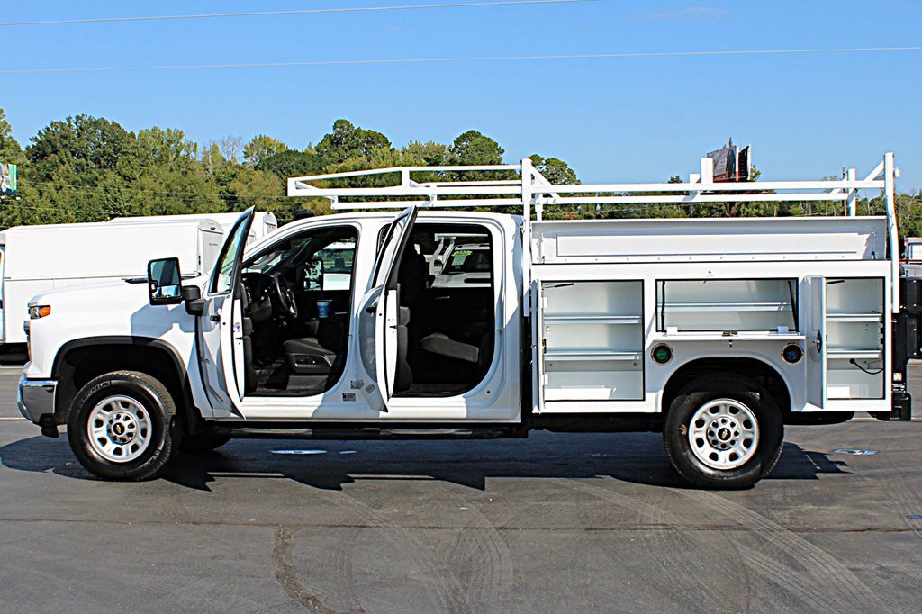 Used 2025 Chevrolet Silverado 3500 W/T w/ WT/CX Safety Package AWD/4WD image 7