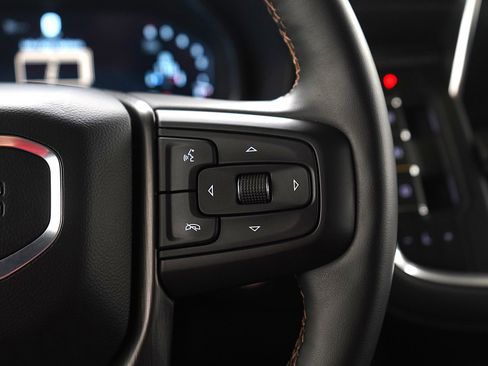 Used 2024 GMC Yukon XL AT4 w/ Technology Package image 29