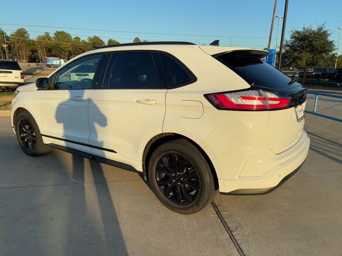 Used 2022 Ford Edge SE w/ Black Appearance Package image 6