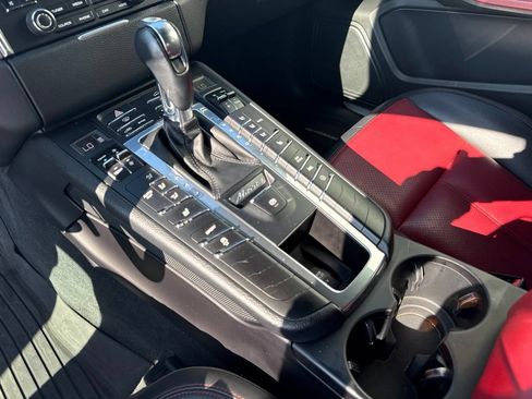 Used 2018 Porsche Macan S AWD/4WD image 26