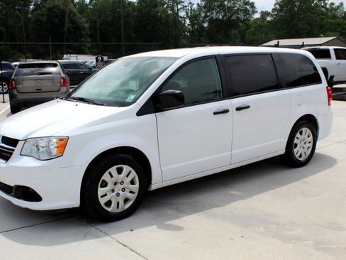 Used 2020 Dodge Grand Caravan SE image 20