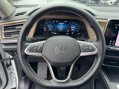 Used 2026 Volkswagen Atlas SE FWD image 18