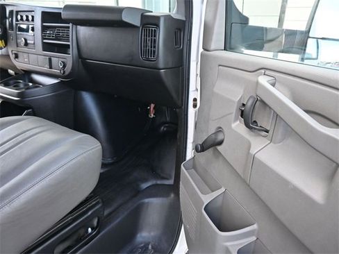 Used 2016 Chevrolet Express 3500 image 8