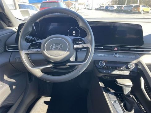 Certified 2024 Hyundai Elantra SEL w/ Convenience Package image 11