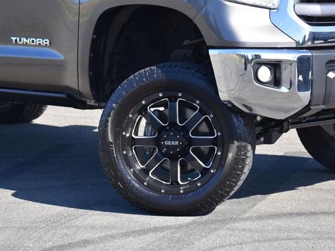 Used 2014 Toyota Tundra SR5 w/ SR5 Upgrade Package RWD image 5