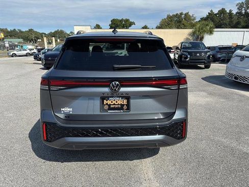 New 2026 Volkswagen Tiguan SE R-Line FWD image 5
