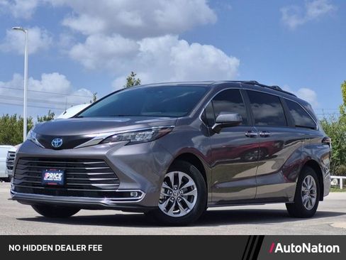 Used 2024 Toyota Sienna XLE FWD image 1