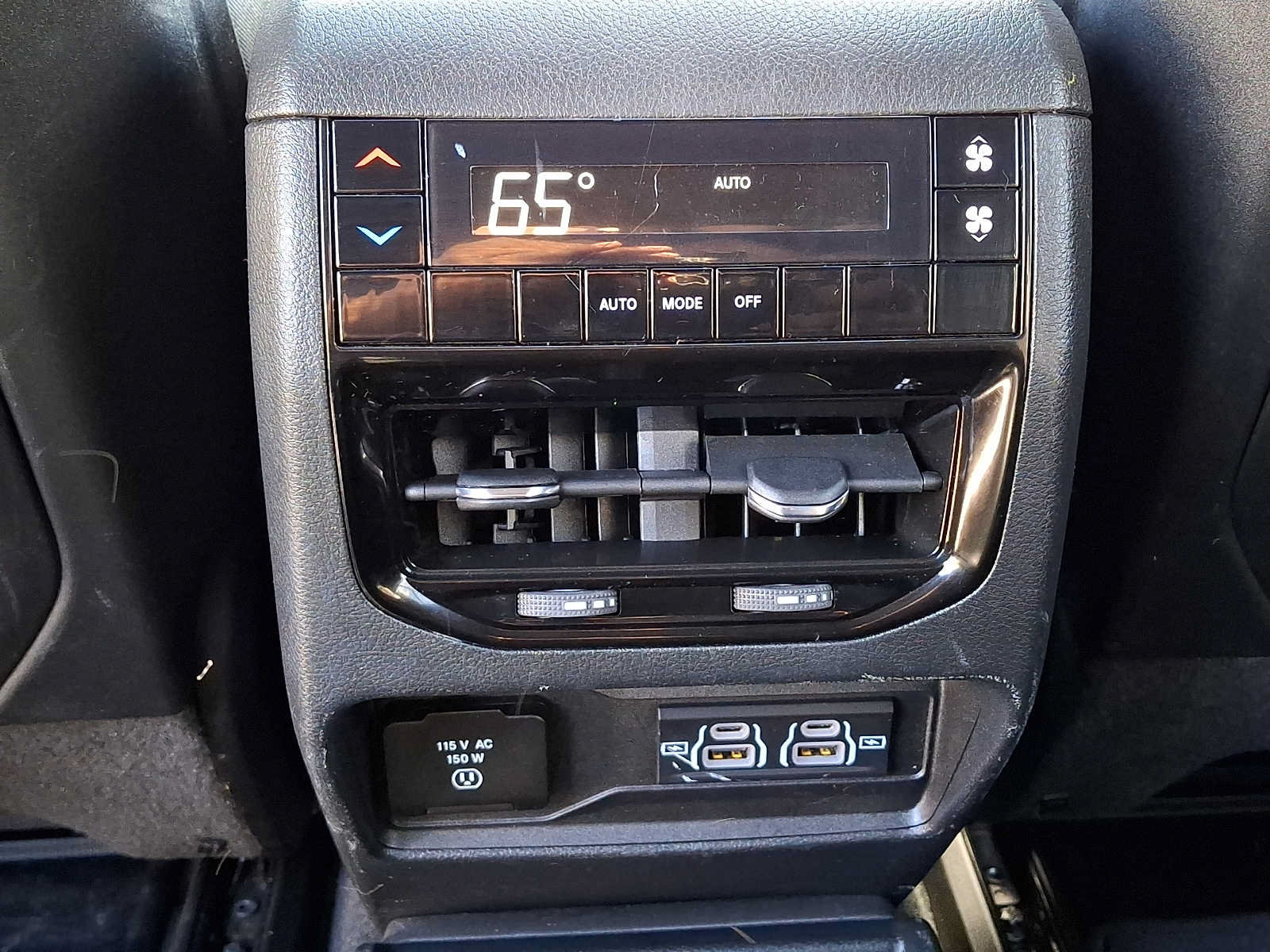 Used 2023 Jeep Grand Cherokee L Laredo AWD/4WD image 13
