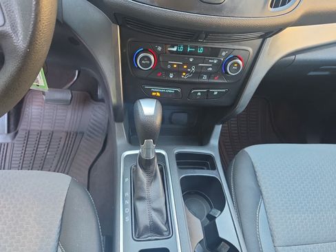 Used 2017 Ford Escape SE w/ SE Cold Weather Package AWD/4WD image 16