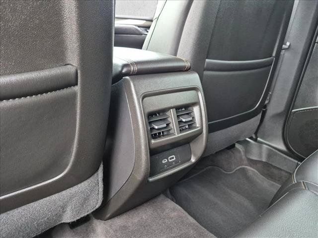 Used 2022 Cadillac XT4 Sport w/ Enhanced Visibility Package FWD image 25